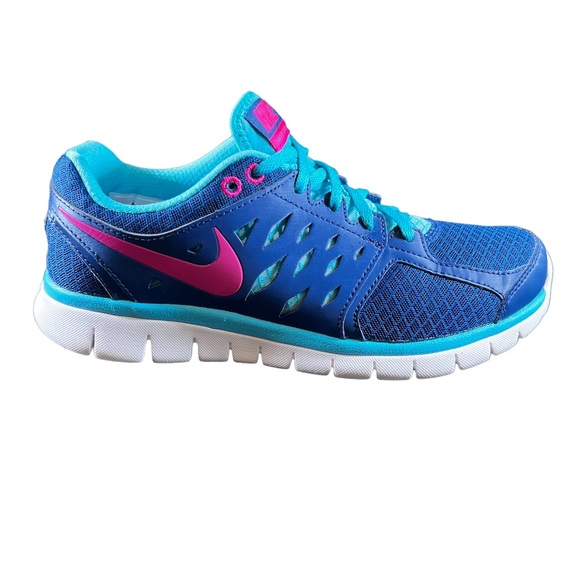 Nike Shoes - Nike Flex 2013 Running Sneakers